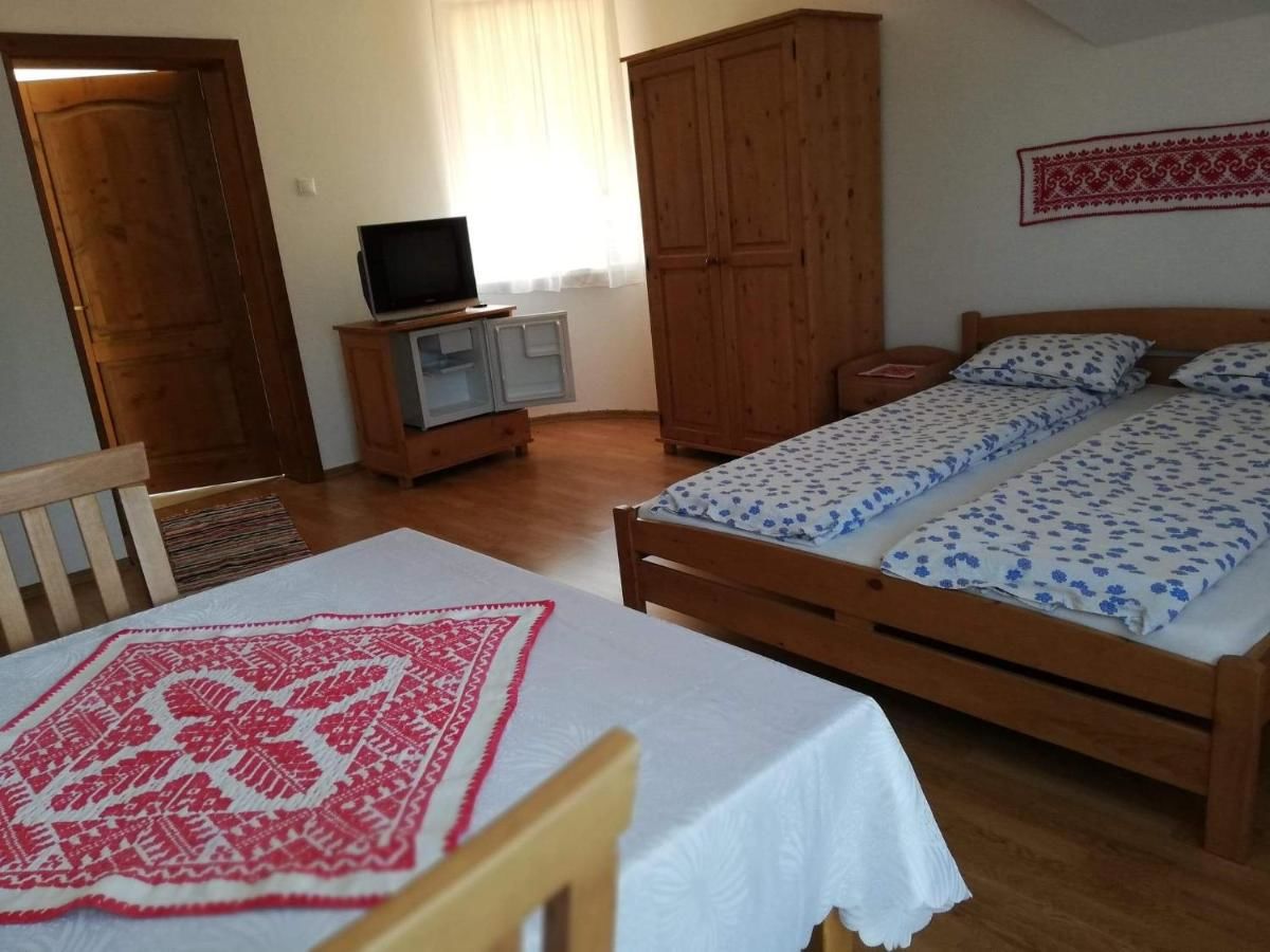 Отели типа «постель и завтрак» Kincses Panzió Прайд-23