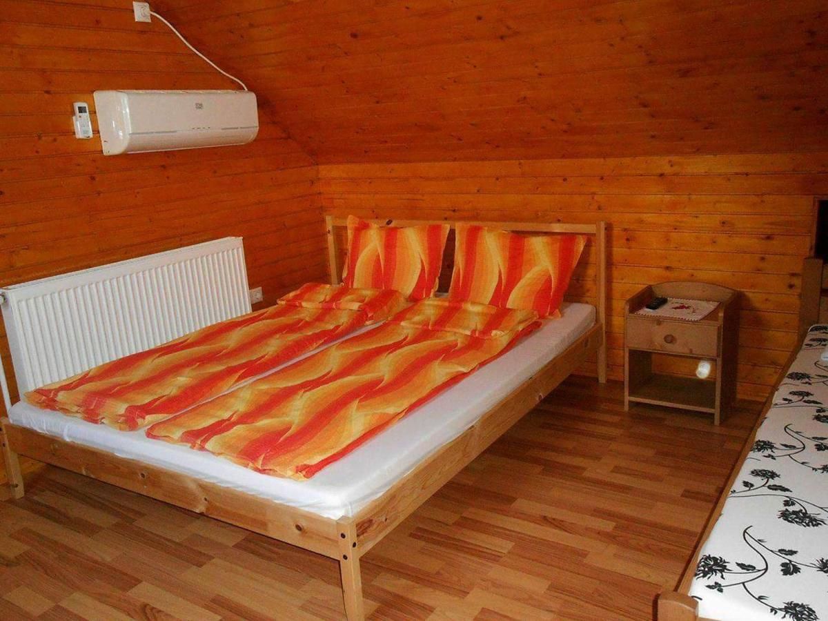 Отели типа «постель и завтрак» Kincses Panzió Прайд